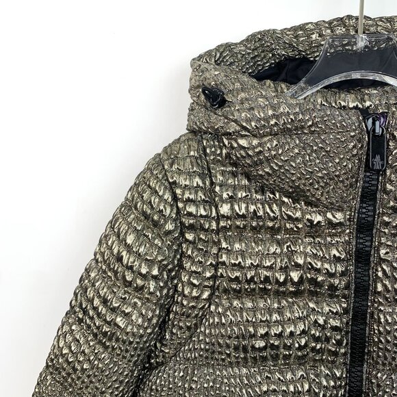 Moncler Metallic Silver Goose Down Puffer Jacket With Hood & Zipper Closure - Picture 3 of 8